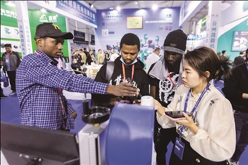 首日成交額2.35億元 第十九屆浙江泵與電機展覽會開幕